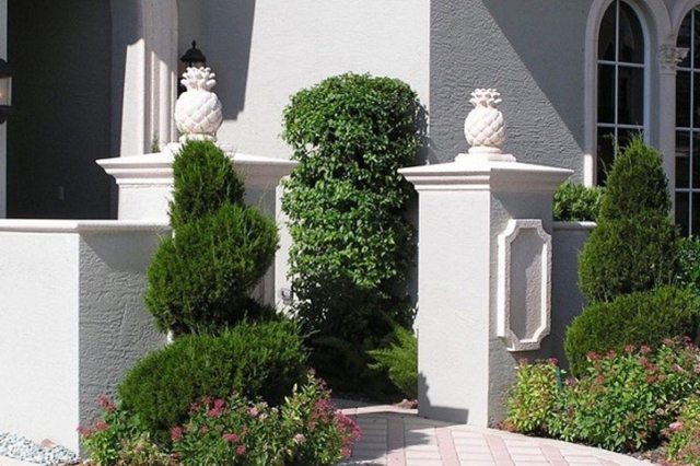 installed-concrete-pineapple-finial